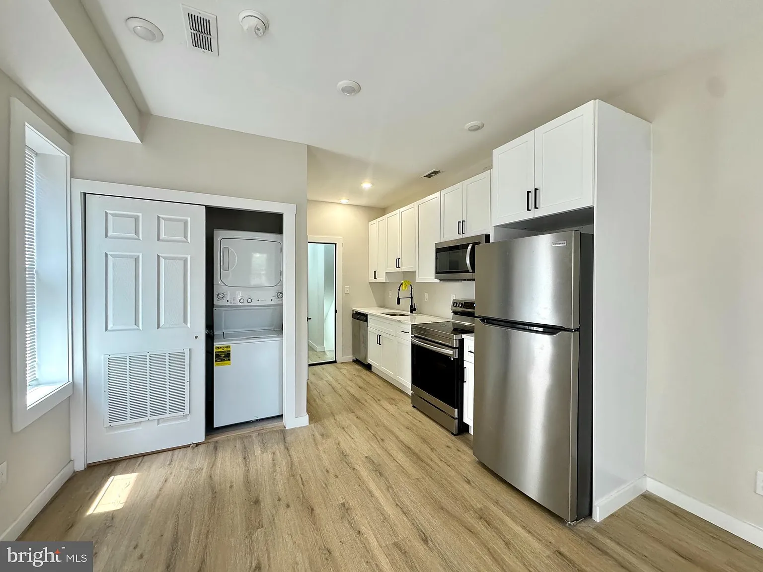 Studio, 330 sqft, $1,200 — Photo 3