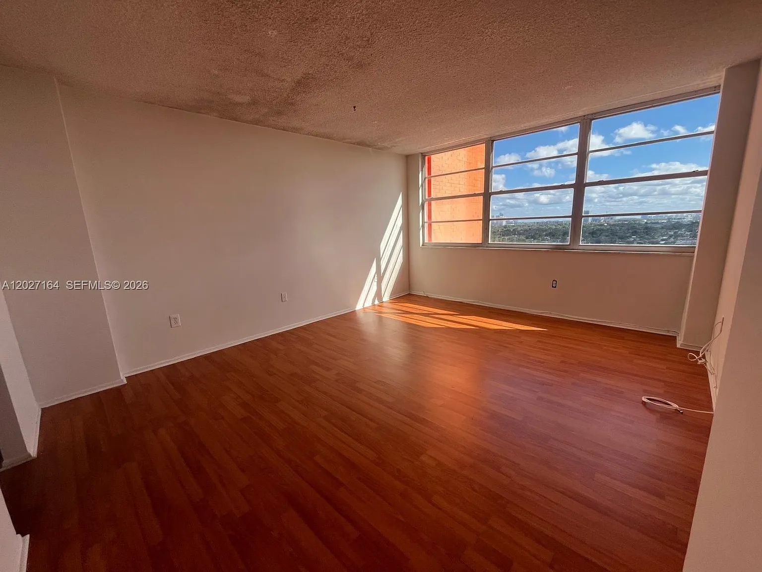 Buckley Towers Condo - Ea — Photo 2