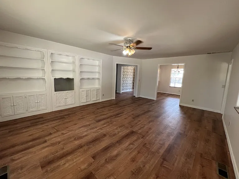 2507 NW 44th St — Photo 6