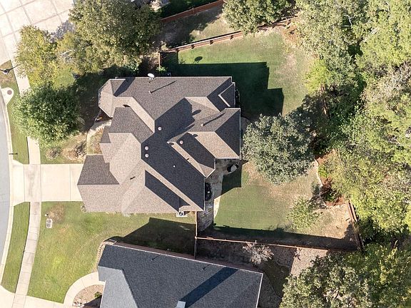 5th image of 32 Tournay Cir
