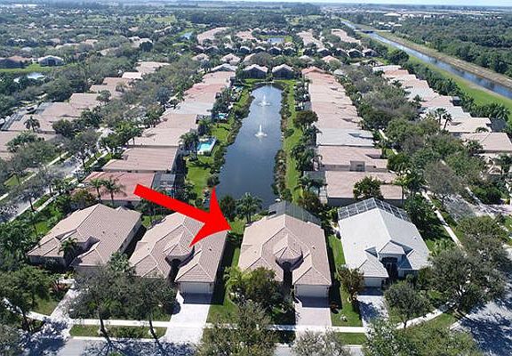 Home For Sale In Valencia Falls