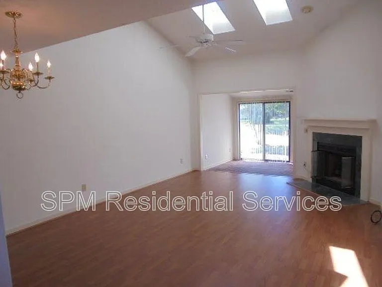 5938 Chester St — Photo 8