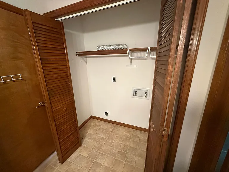 1201 Eastbrook Dr — Photo 22