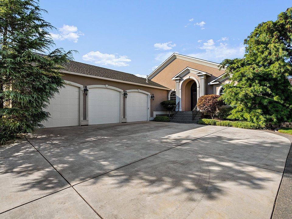 1st image of 3016 Riverbend Dr