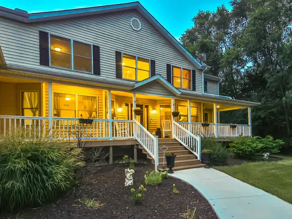 1102 Prairie Ln, Machesney Park, IL 61115