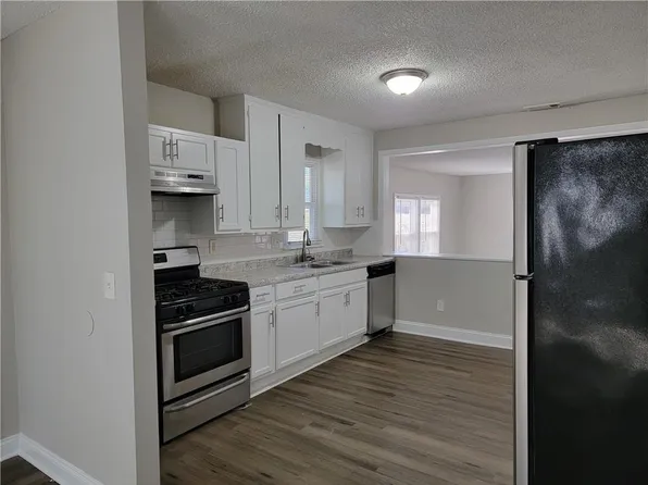 6338 Longwood Ct, Kansas City, KS 66104