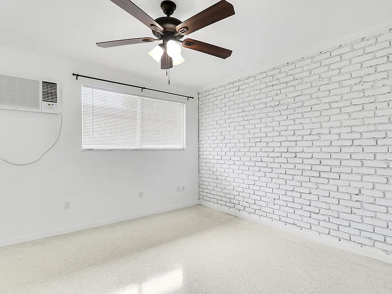 704 Omar Rd #6 — Photo 15