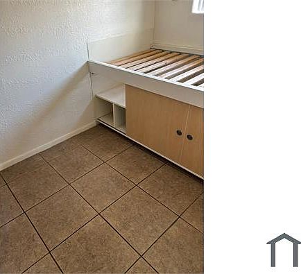 5th image of 108 E Hill Dr #3