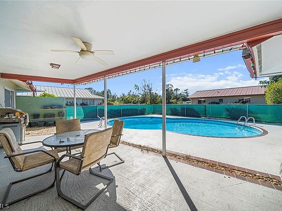 5th image of 2172 Lochmoor Cir