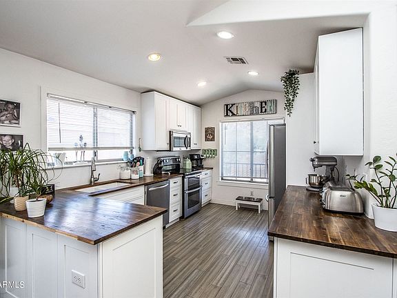 3rd image of 7409 S 43rd Dr