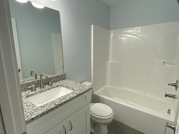5th image of 218 College St #B
