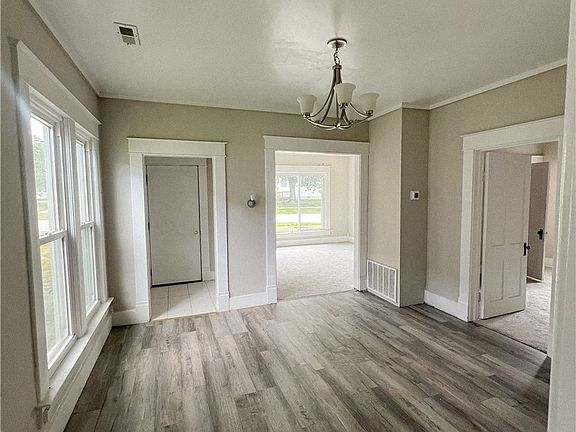 4th image of 206 E Poplar St