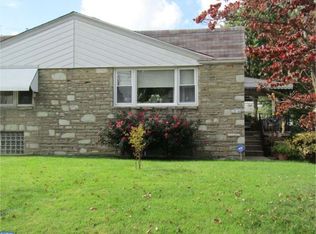 1910 Tomlinson Rd, Philadelphia, PA 19116