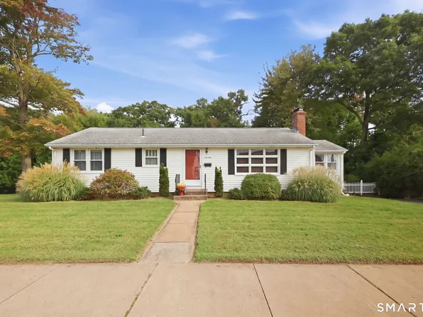 41 Crestwood Drive, Manchester, CT 06040