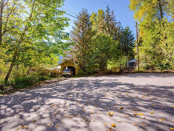 3rd image of 50802 Winona Rd