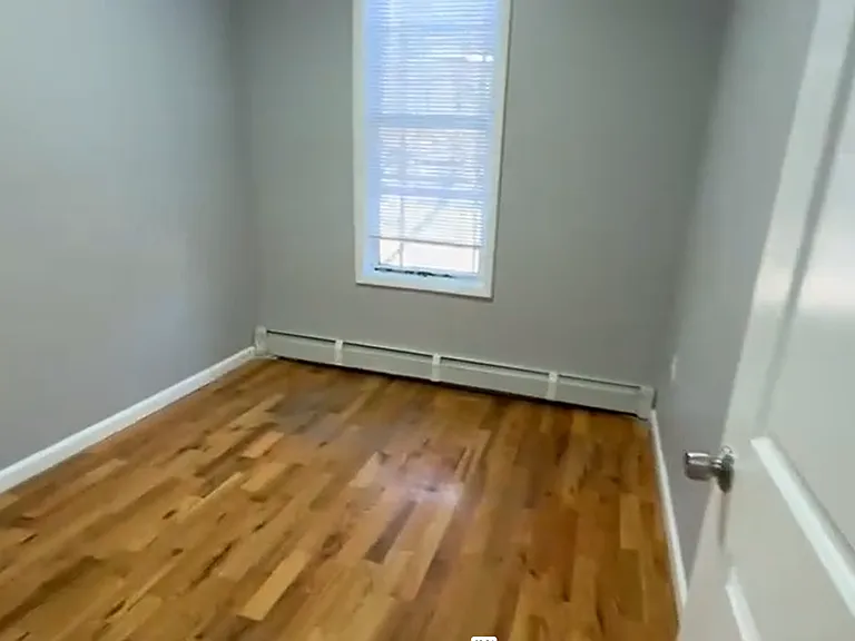 648 Coster St #2F — Photo 6
