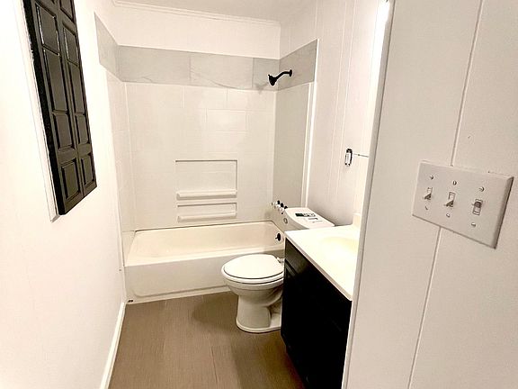 5th image of 705 Bensdale Rd