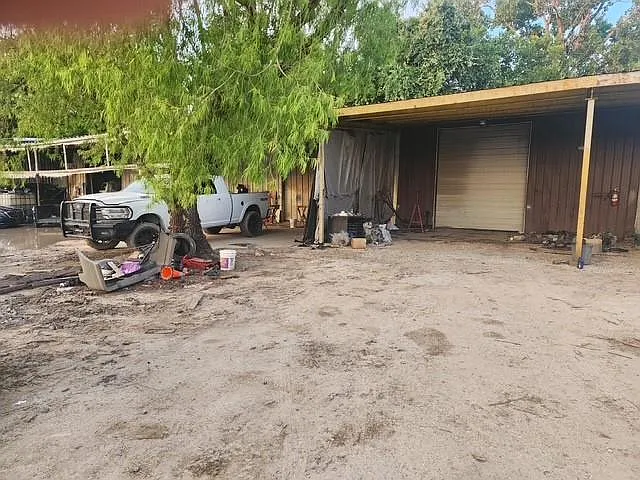 2520 W Mount Houston Rd — Photo 26