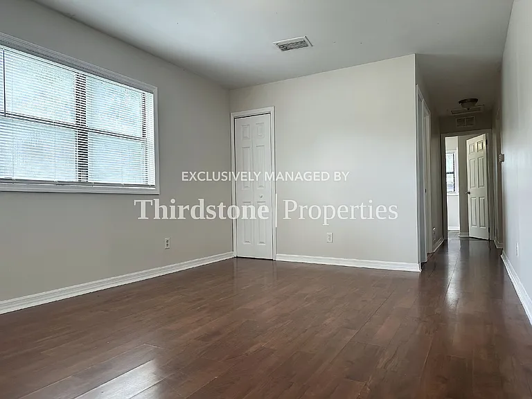 1173 W 27th St — Photo 7