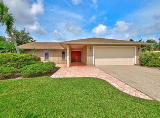 953 Briarwood Dr, Haverhill, FL 33415