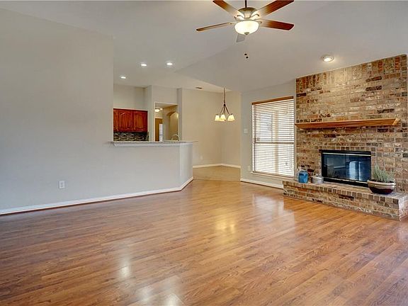 5th image of 3961 Larkspur Dr