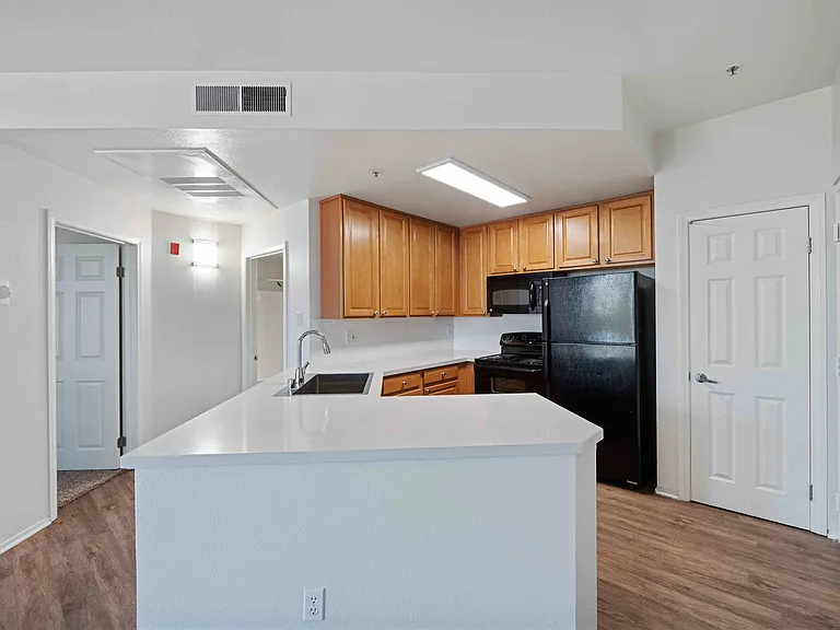 IMT Stevenson Ranch — Photo 14