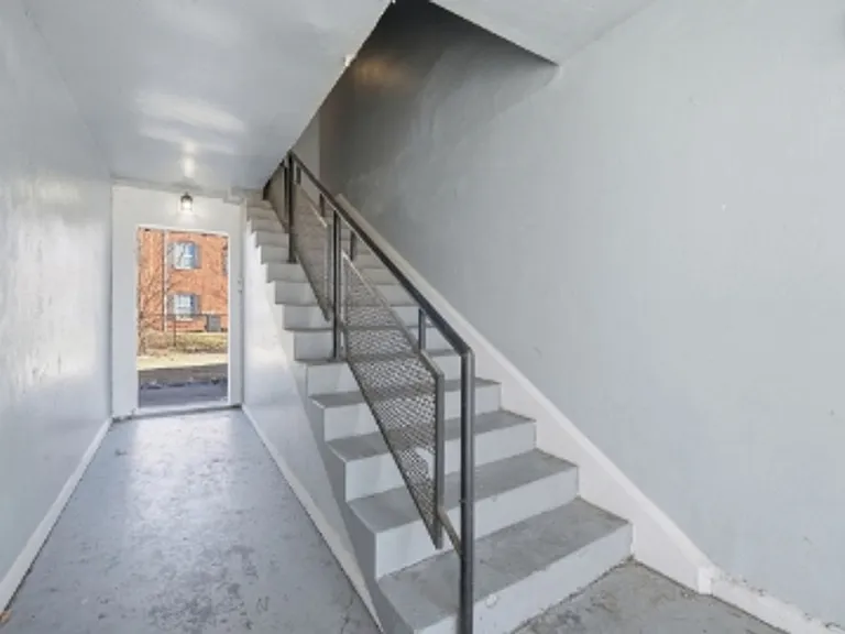 642 Dresden Dr — Photo 8