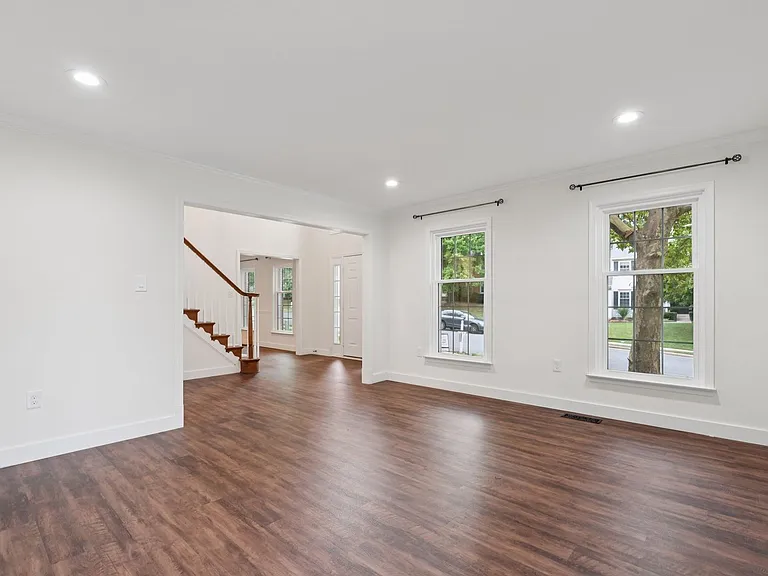 1291 Mason Mill Ct — Photo 4