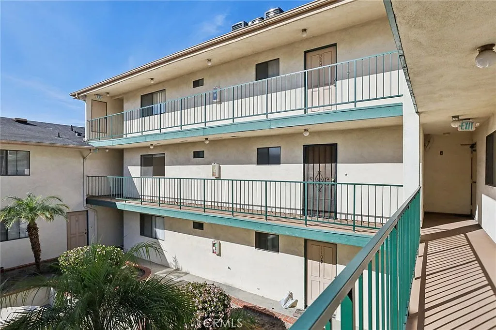 2 bed, 1170 sqft, $2,800 — Photo 3