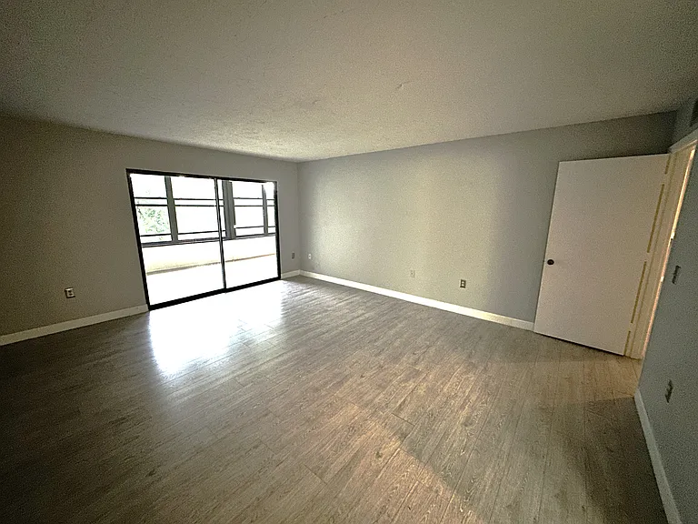 283 Sherwood Dr — Photo 16