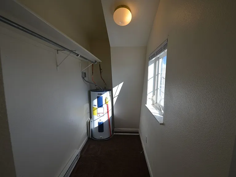 429 Front St — Photo 10