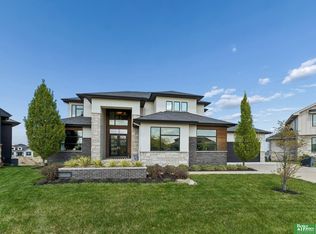 10208 S 183rd Avenue Cir, Omaha, NE 68136