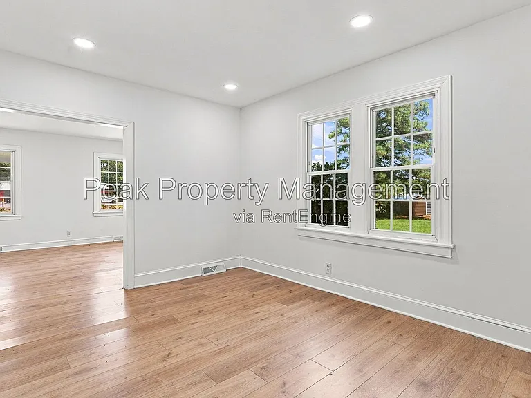 2958 Winston Churchill Dr — Photo 11