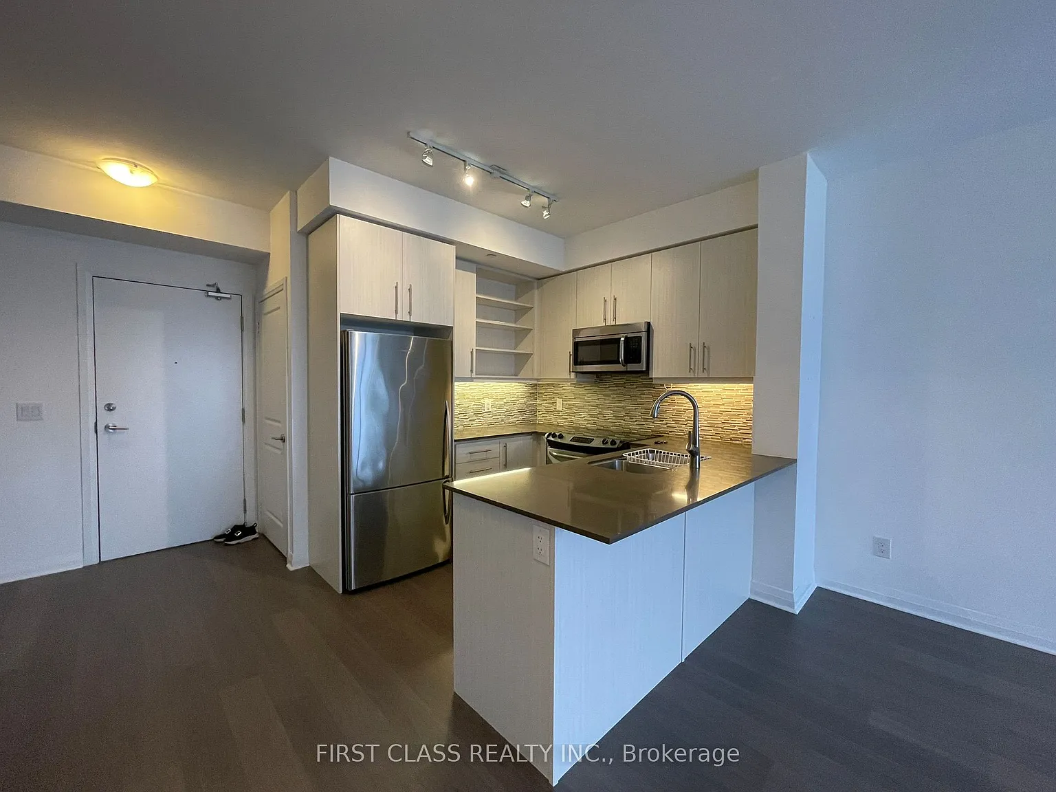2 bed, $2,450 — Photo 4