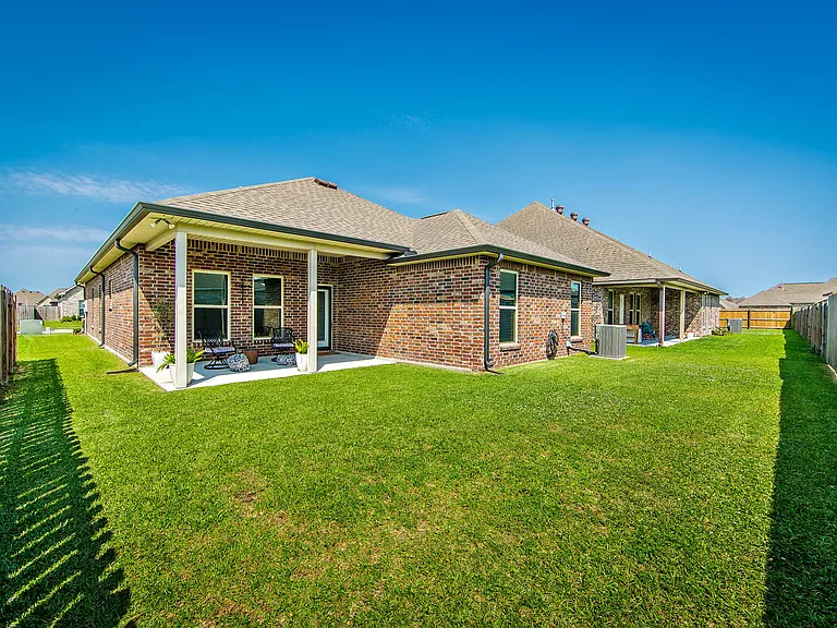 110 Devon Ct — Photo 15