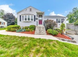 89 Pondview Dr, Chicopee, MA 01020