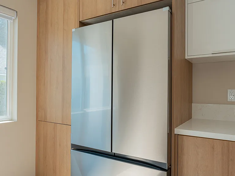 New Samsung fridge with instant water and ice maker, beverage center and water pitcher