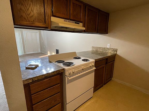 4th image of 14024 NE 13th St #14024