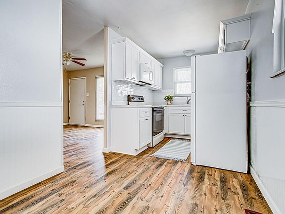 5th image of 3704 Long Dr #3704