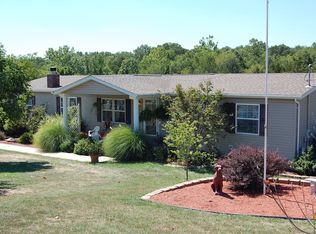 3277 Shamrock Rd, Festus, MO 63028