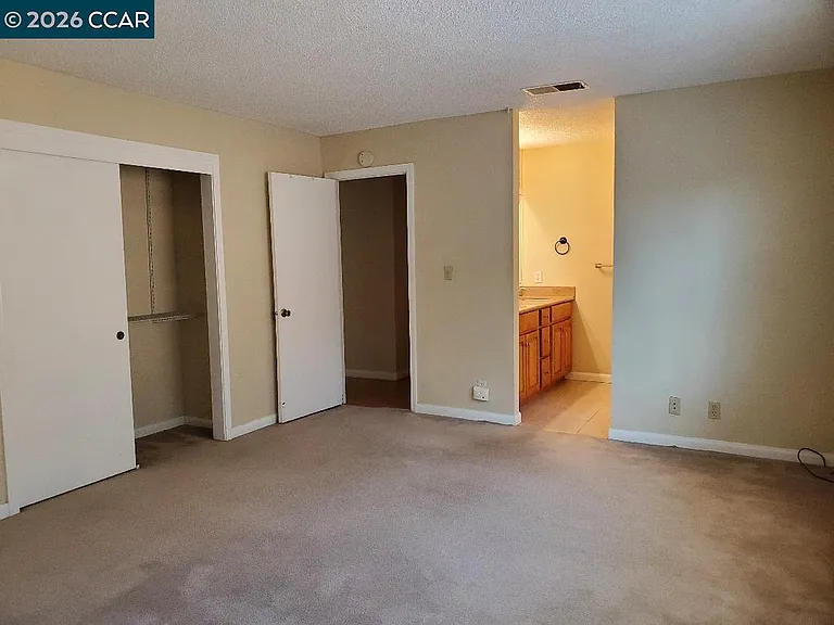 708 Court Ln — Photo 22