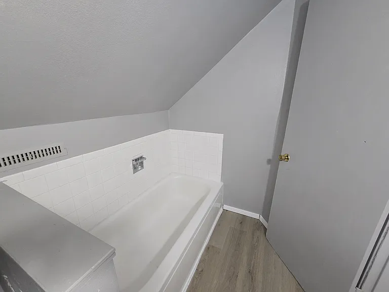 301 Rath St — Photo 15
