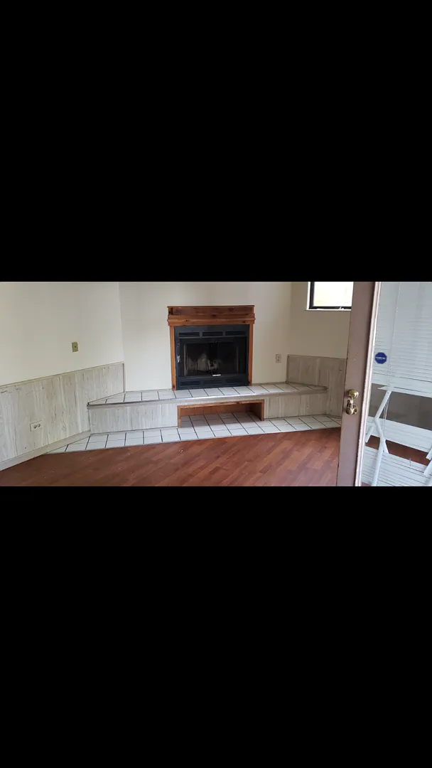 (34) 194 E. 14th Avenue — Photo 3