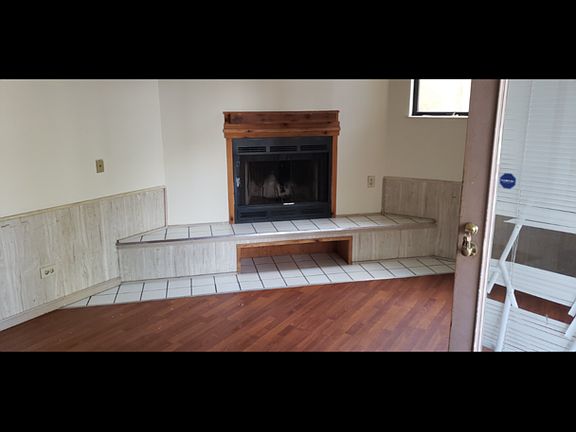 4th image of 194 E 14th Ave #C