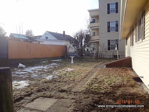 Fenced yard, plenty of room to grill!