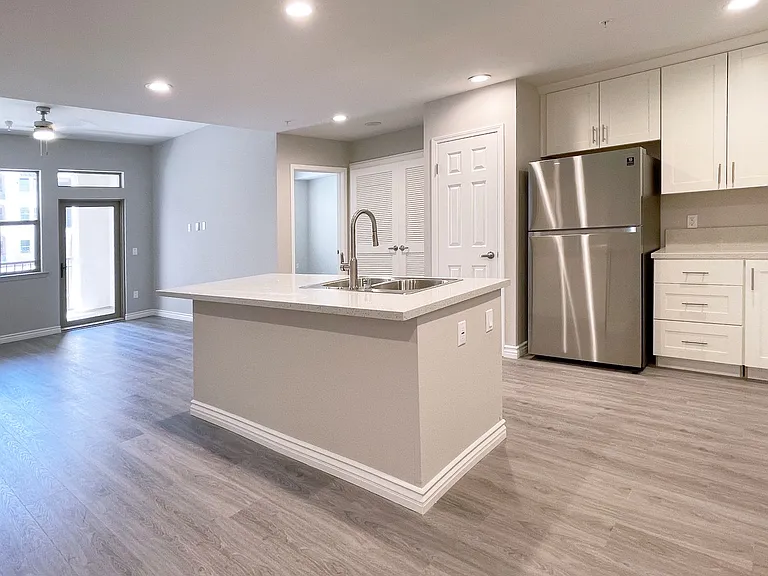 Centerpointe at Market Apartments - 3145 Market Street Riverside CA 92501 — Photo 62