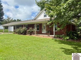 812 3rd St, Hazel, KY 42049