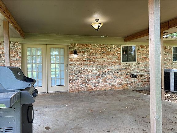 3rd image of 114 Kiowa Dr W