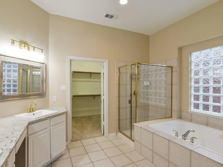 2471 Loch Haven Ct — Photo 19