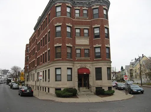 100 Linden St #12 — Photo 9